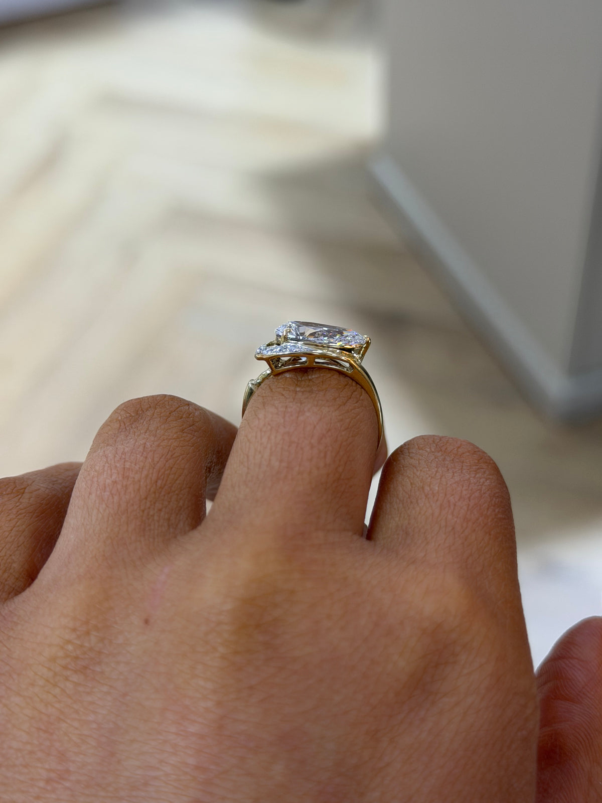 The Horizon | 3.05ct Pear Shape Lab Grown Diamond Bezel Solitaire | 9k Yellow Gold