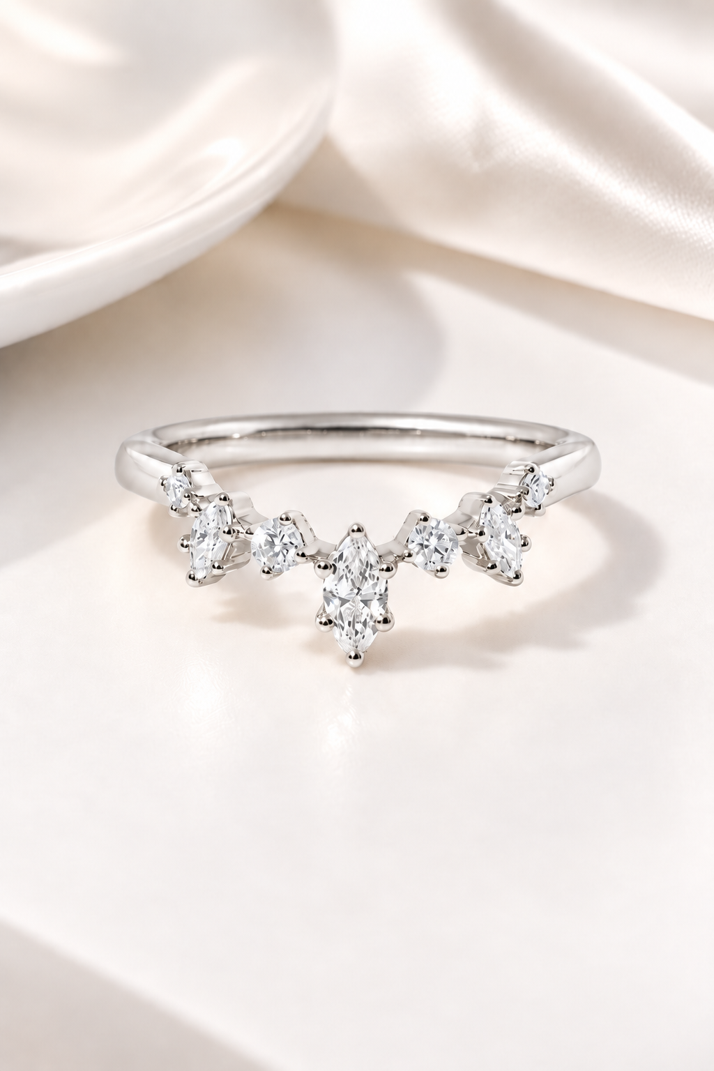 Marquise Fan Wishbone Band – White Gold