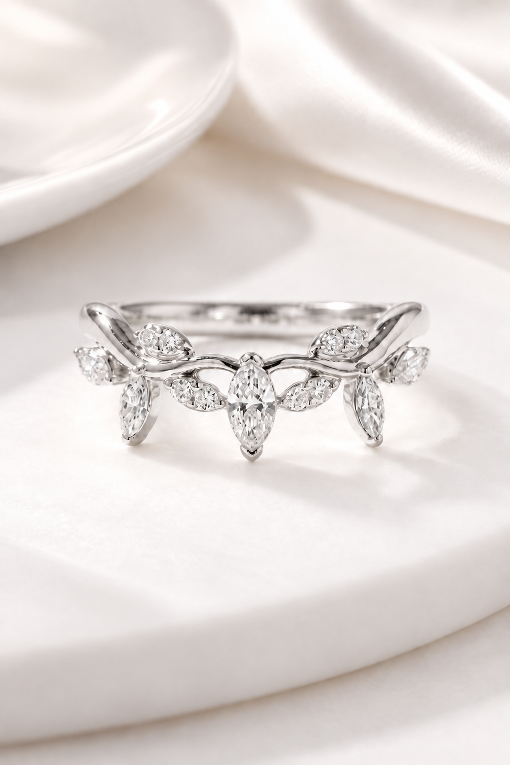 Leaf Cluster Wishbone Band – White Gold