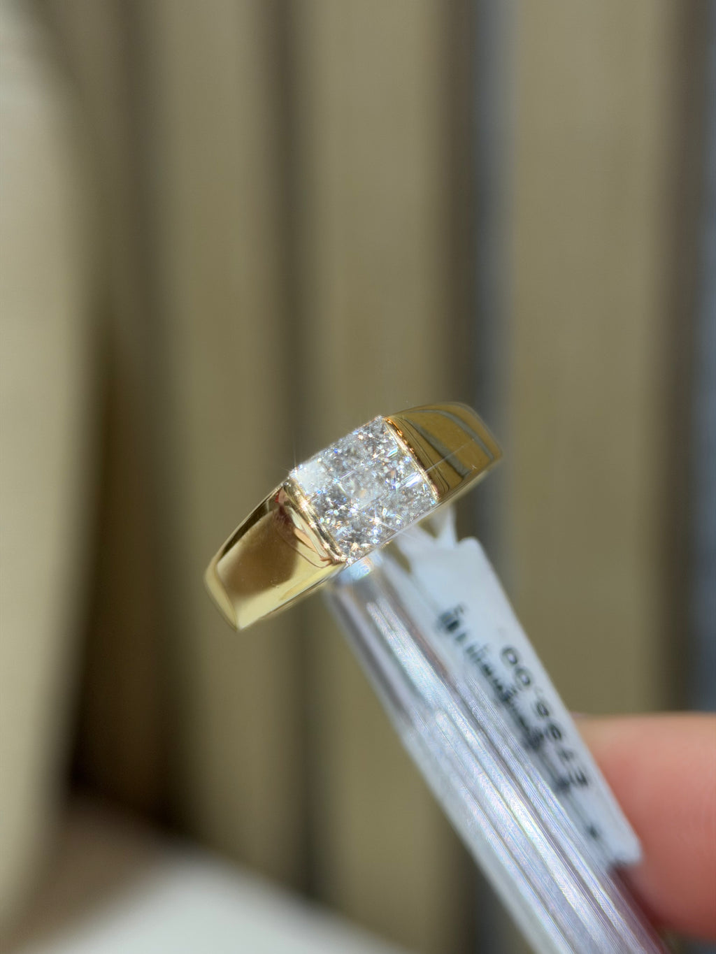Pre-Loved 18k Gold Princess Cut Diamond Ring