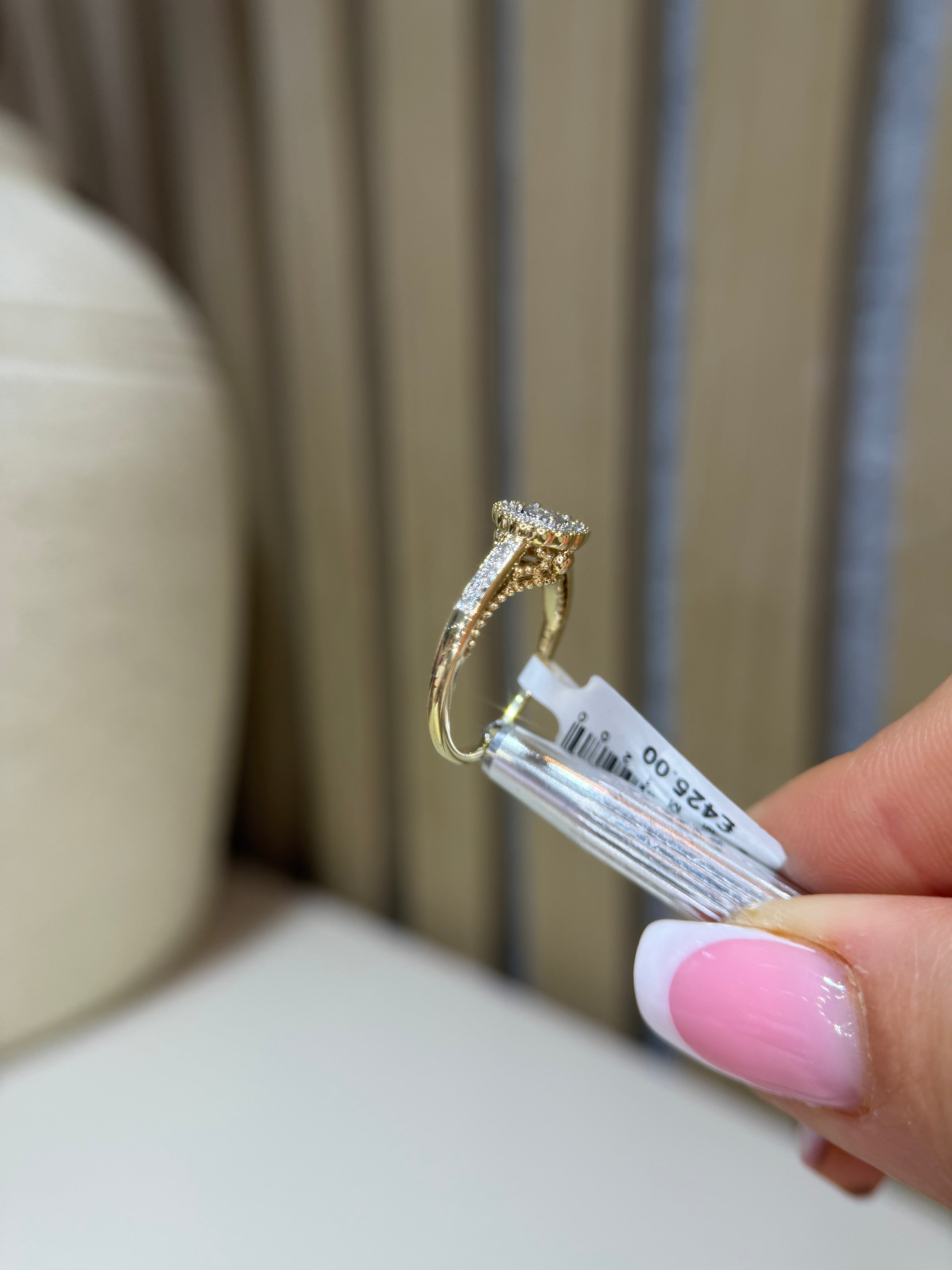 Pre-Loved 9k Gold Natural Diamond Cluster Ring