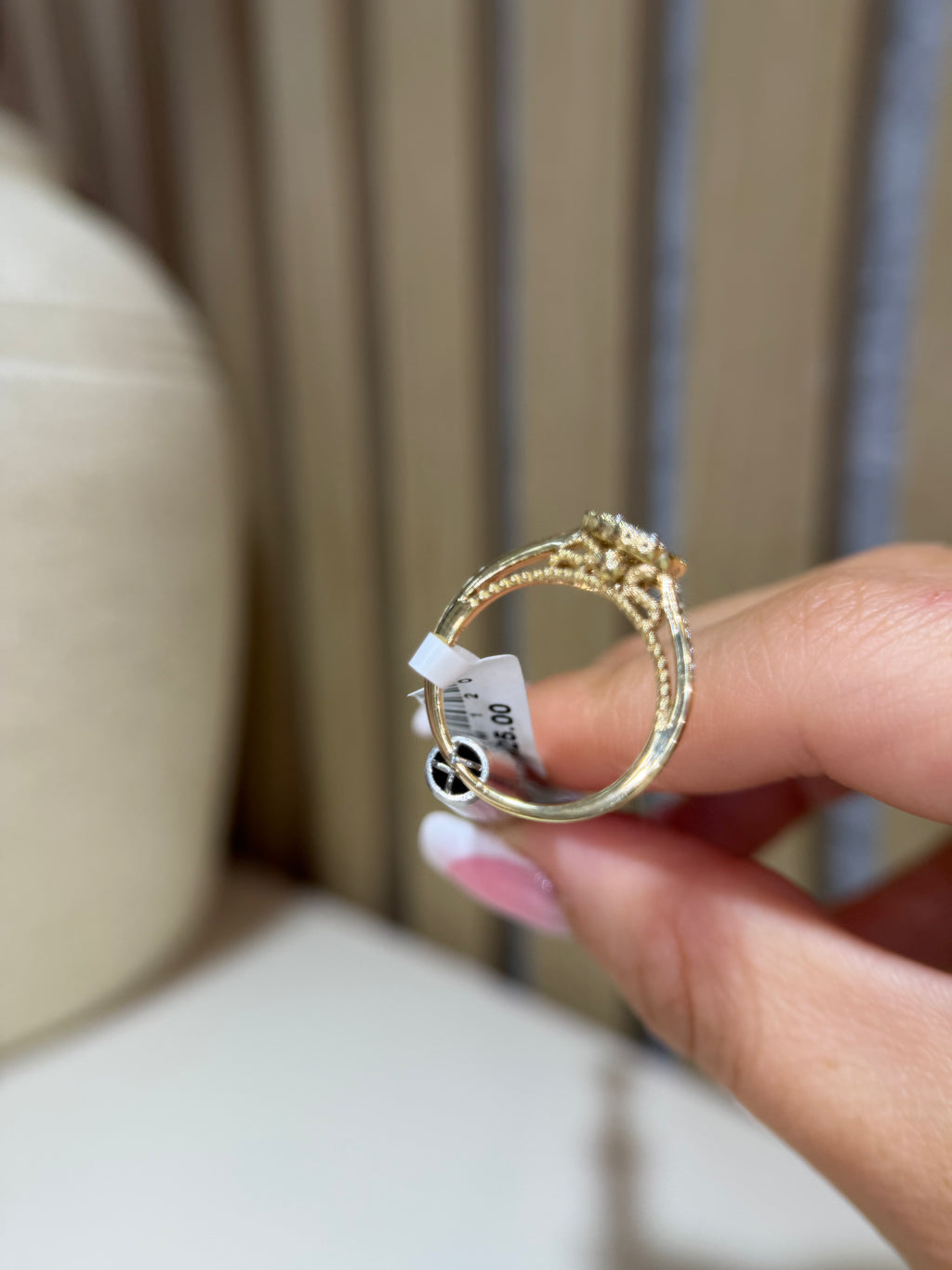 Pre-Loved 9k Gold Natural Diamond Cluster Ring