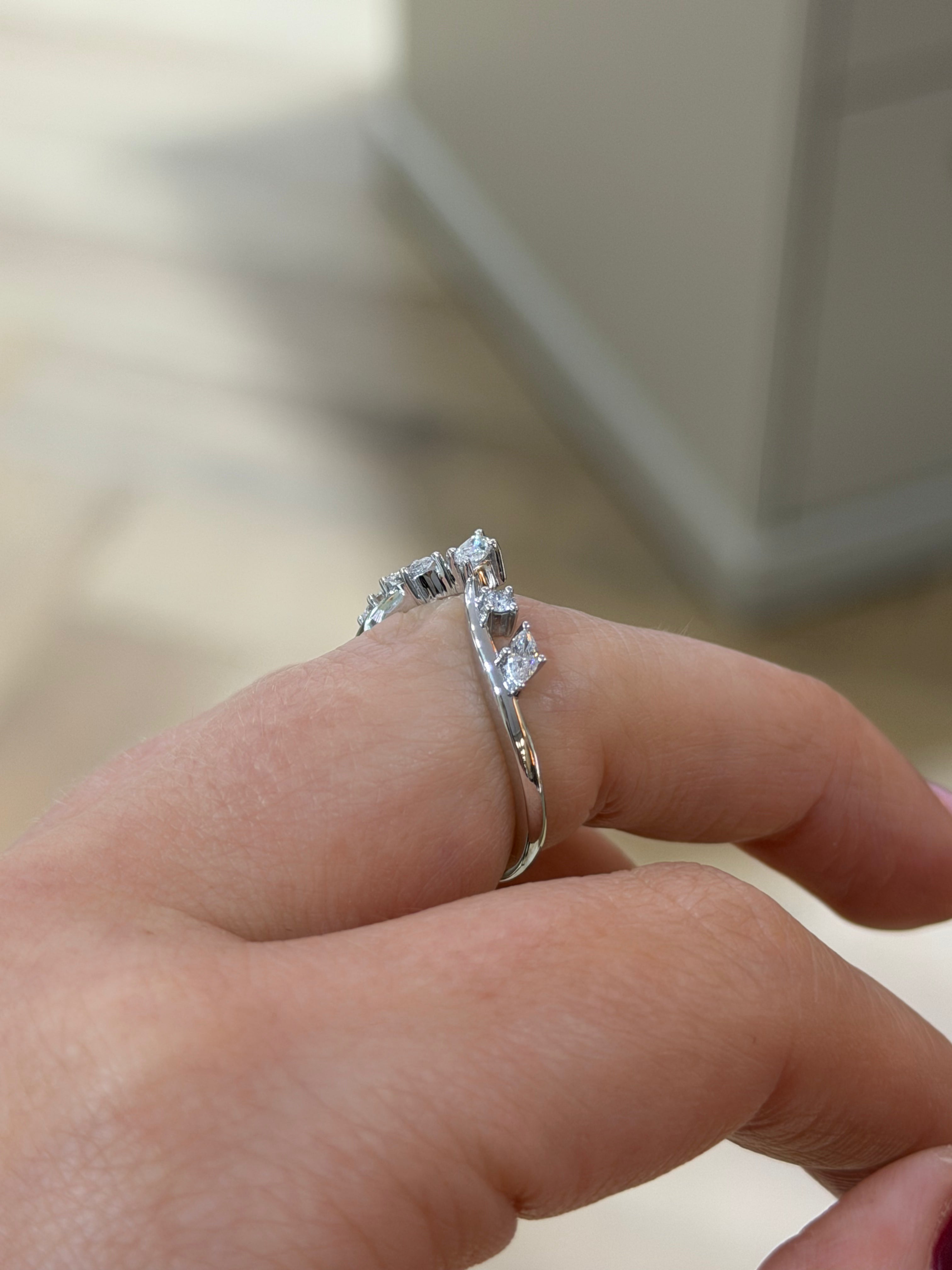 Marquise Cluster Wishbone Band – White Gold