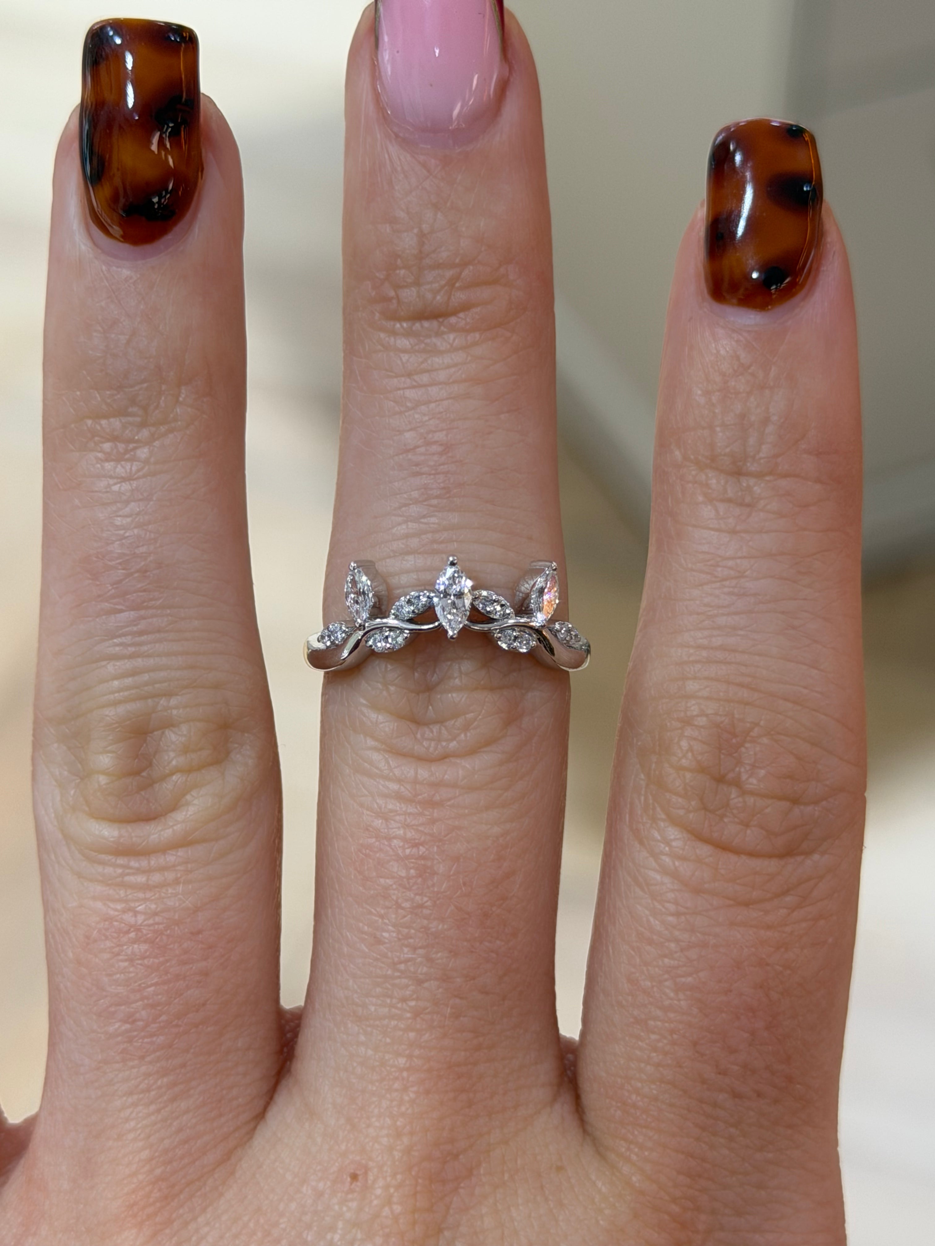 Leaf Cluster Wishbone Band – White Gold