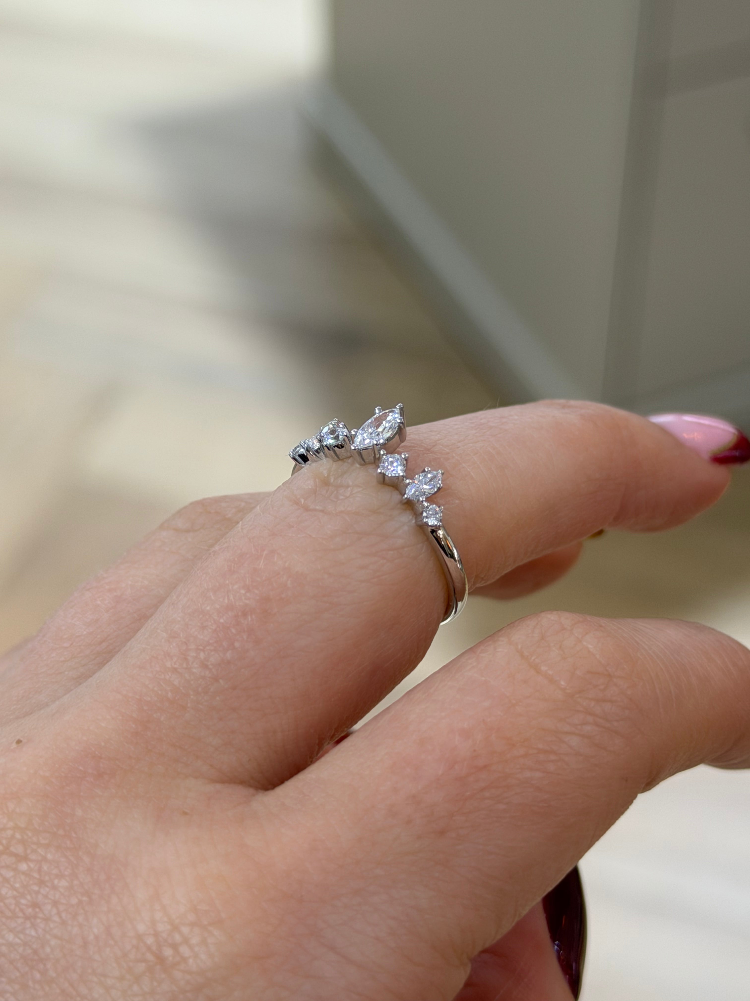 Marquise Fan Wishbone Band – White Gold