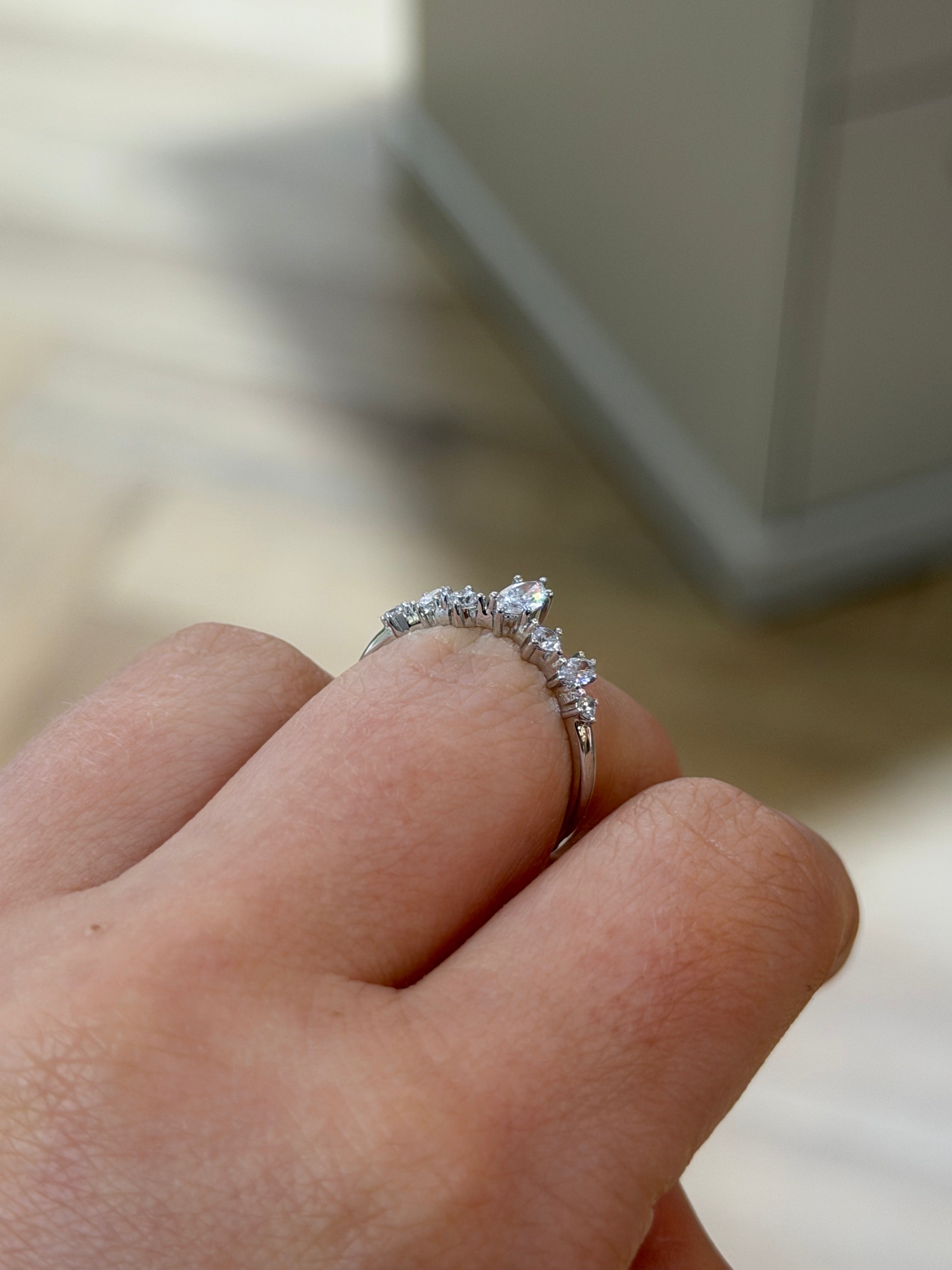 Marquise Fan Wishbone Band – White Gold